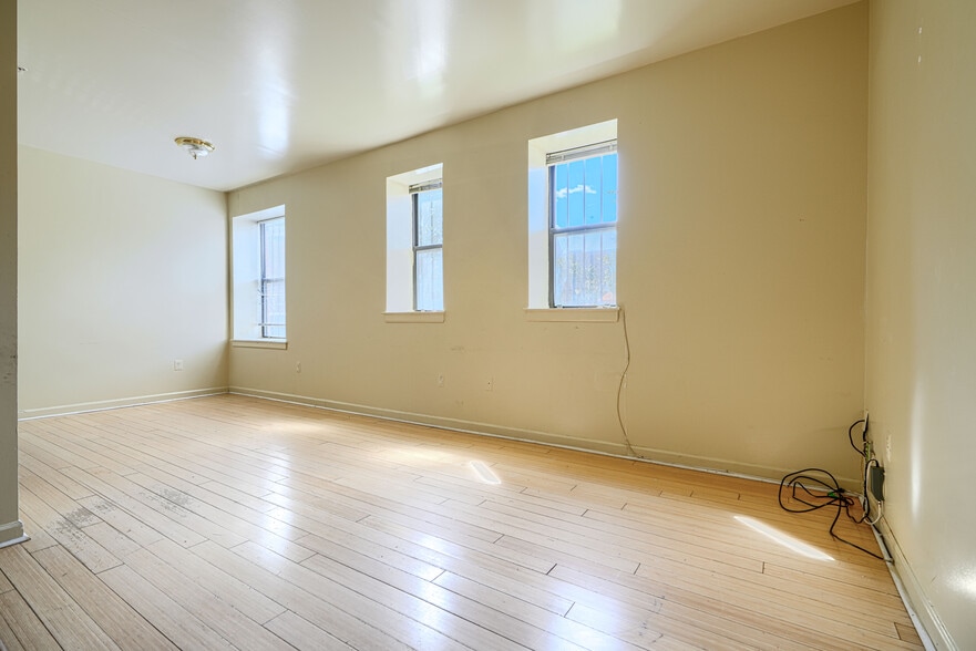 Sunflower House, Washington, DC for sale - Building Photo - Image 2 of 38