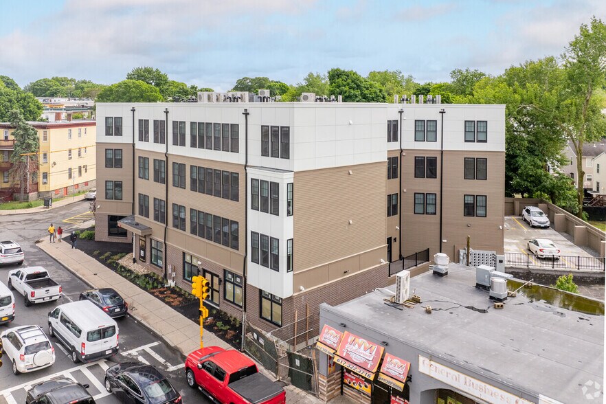 775 Morton St, Mattapan, MA à louer - Photo principale - Image 1 de 4