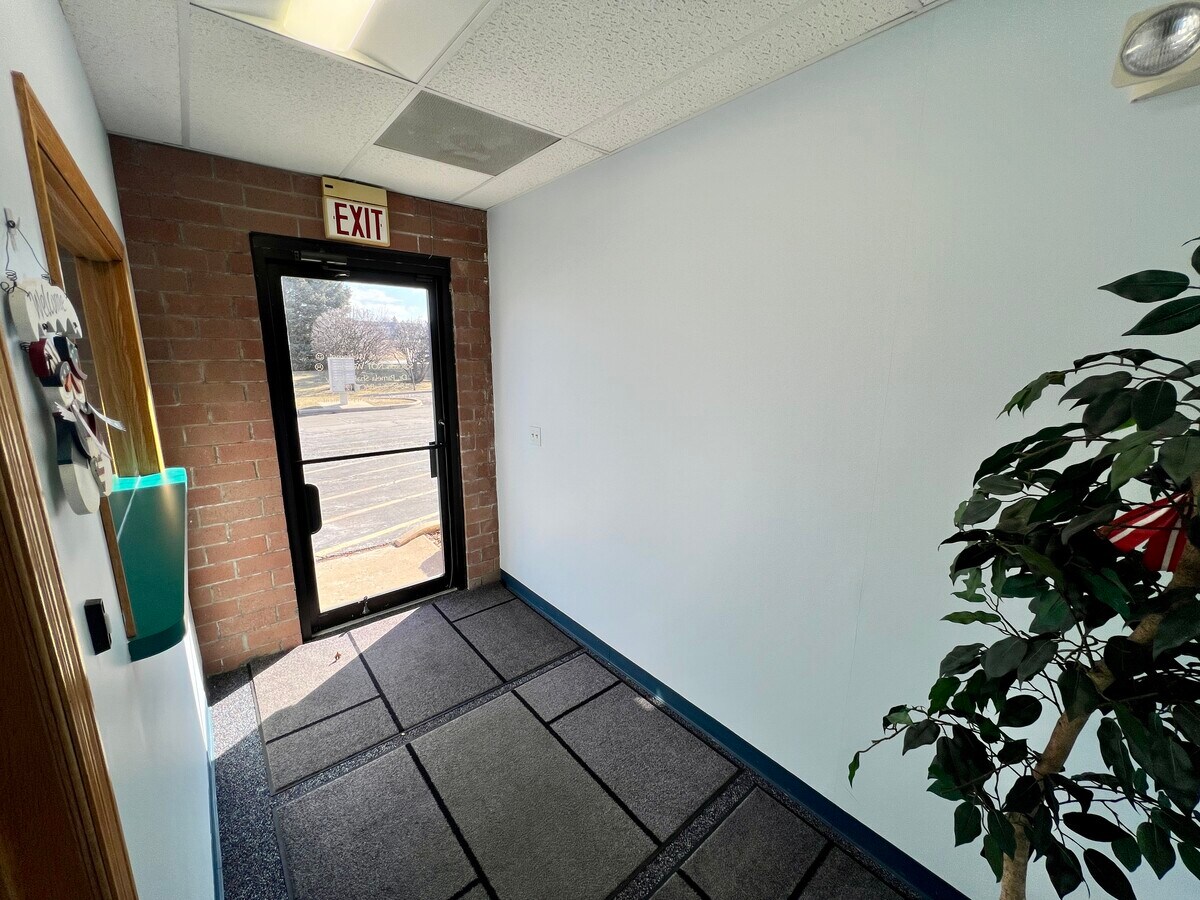 500 Park Ave, Lake Villa, IL 60046 - Unité 101 -  - Photo intérieure - Image 1 of 12