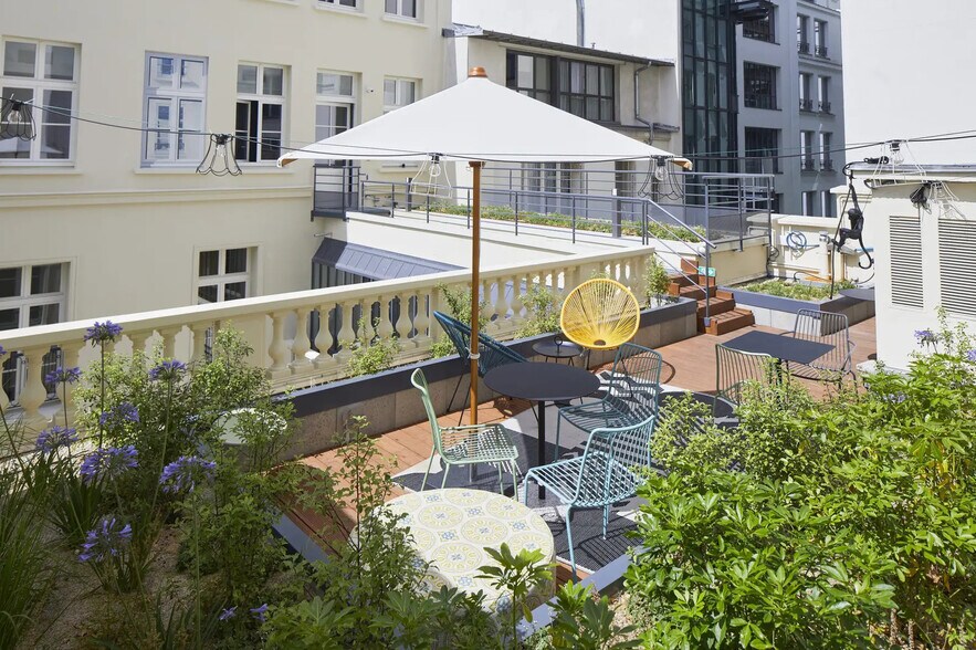 18 Rue De Calais, Paris à louer - Photo du bâtiment - Image 2 de 2