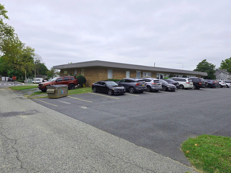 1095 S Bradford St, Dover, DE à louer - Photo du bâtiment - Image 3 de 6