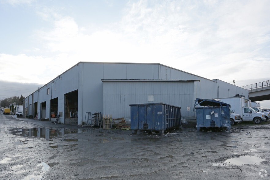 1305 W 17th St, Vancouver, WA for lease - Building Photo - Image 3 of 5