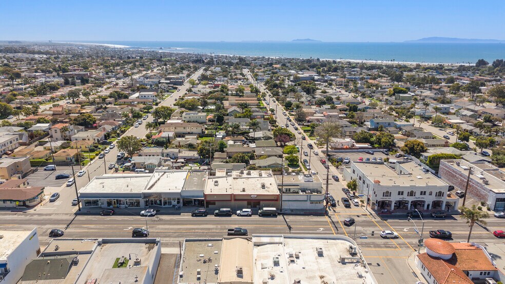 1954-1964 E Main St, Ventura, CA à vendre - Photo du bâtiment - Image 3 de 5