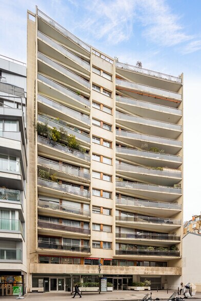 Bureau dans 192 Rue Lecourbe, Paris à louer - Photo du bâtiment - Image 2 de 2