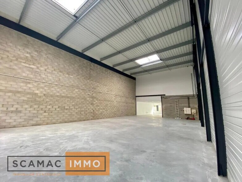 Local d'activités dans Bondoufle à vendre - Photo du bâtiment - Image 2 de 7