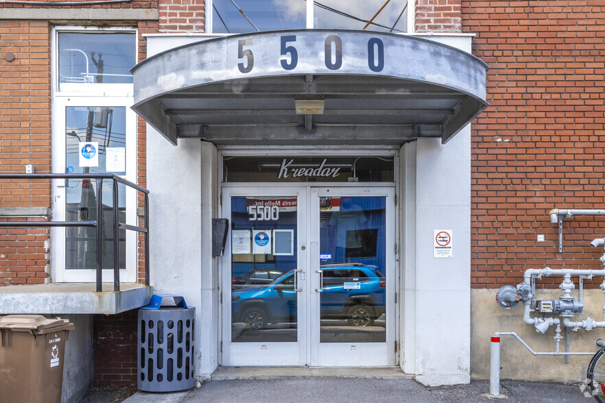 5450-5540 Rue Fullum, Montréal, QC à louer - Photo du bâtiment - Image 2 de 3