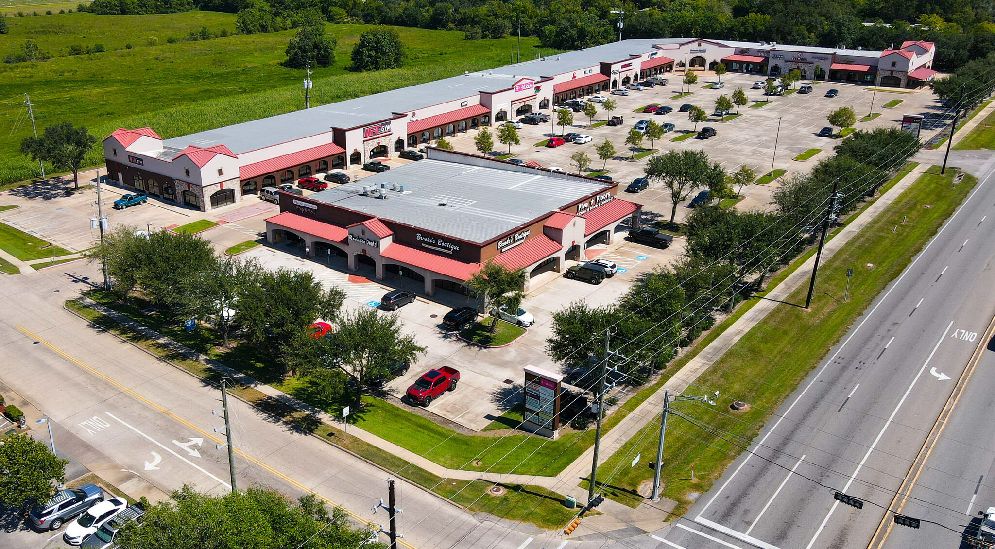 8201-8209 Broadway St, Pearland, TX for lease Building Photo- Image 1 of 12