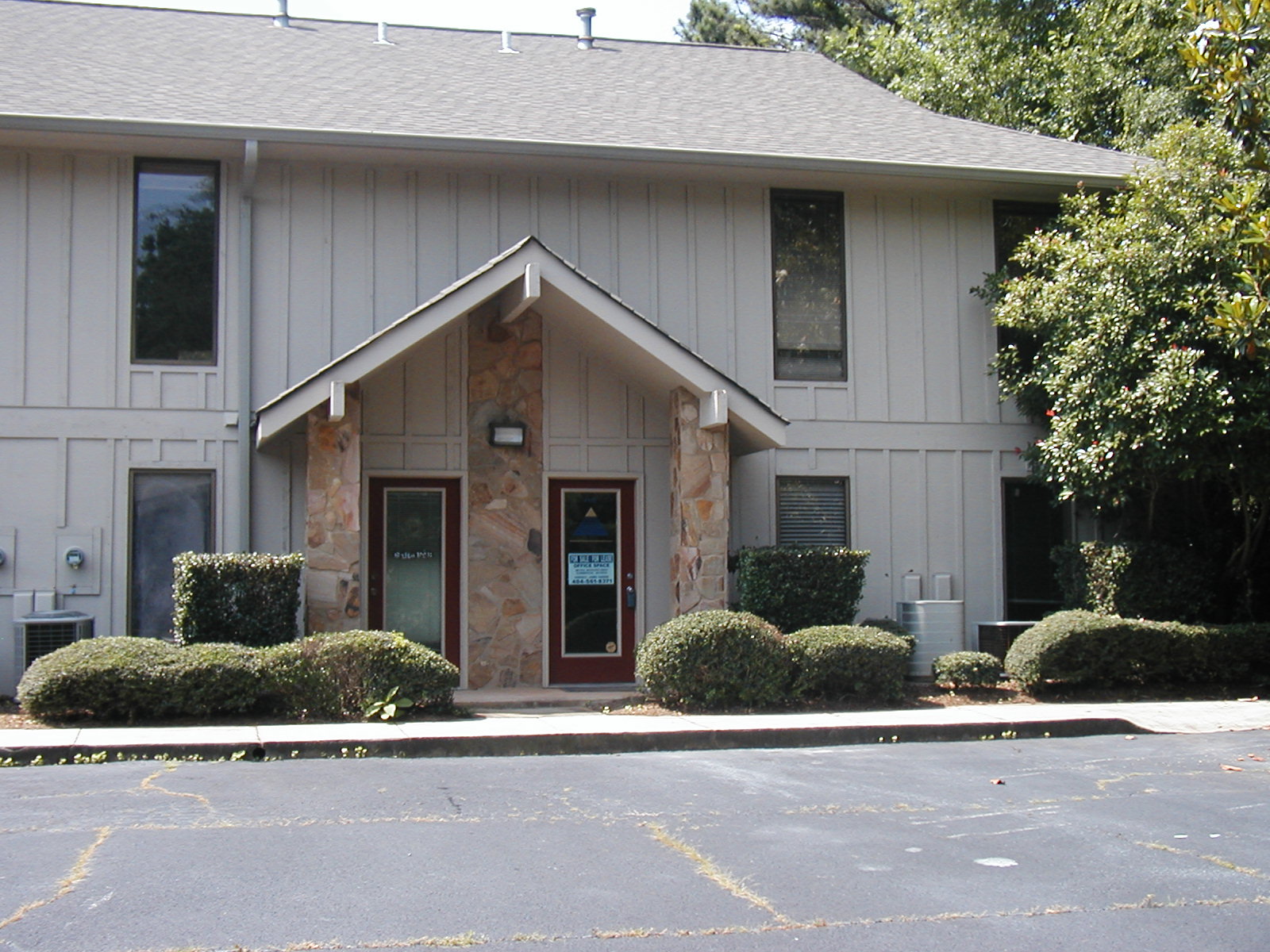 11285 Elkins Rd, Roswell, GA for sale Primary Photo- Image 1 of 16