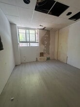 Retail in Madrid, Madrid for lease Interior Photo- Image 2 of 10