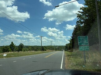 Plus de détails pour 385 Memorial Dr, Roxboro, NC - Terrain à vendre