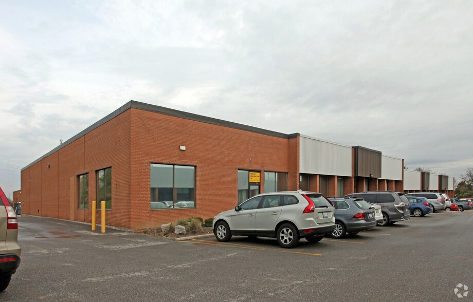 77 Steelcase Rd W, Markham, ON à vendre - Photo principale - Image 1 de 1