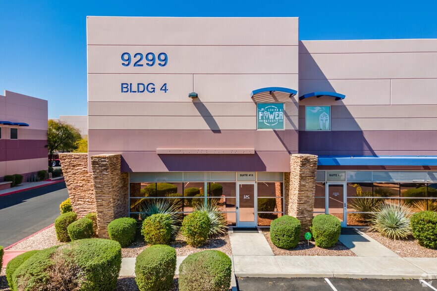 9299 W Olive Ave, Peoria, AZ à louer - Photo du bâtiment - Image 2 de 20
