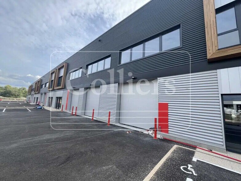 Flex dans Manosque à louer - Photo du bâtiment - Image 3 de 12