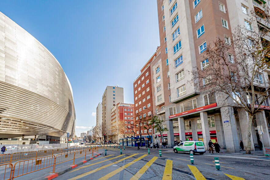 Paseo Castellana, 140, Madrid, Madrid à louer - Photo du bâtiment - Image 2 de 4