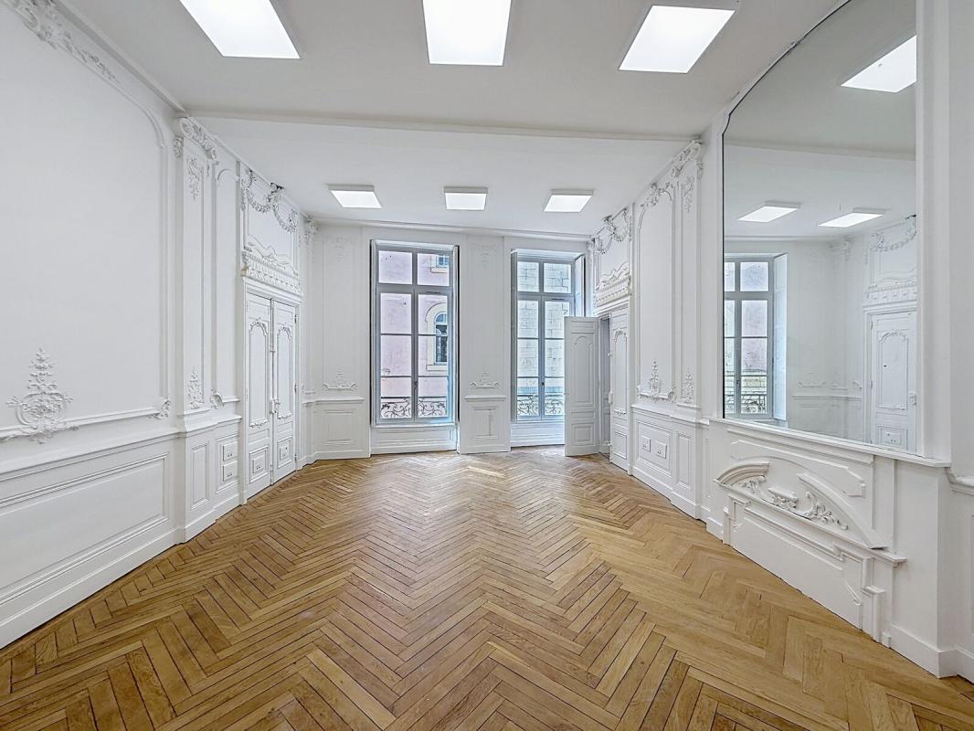 7 Rue Boissac, Lyon for lease Interior Photo- Image 1 of 16