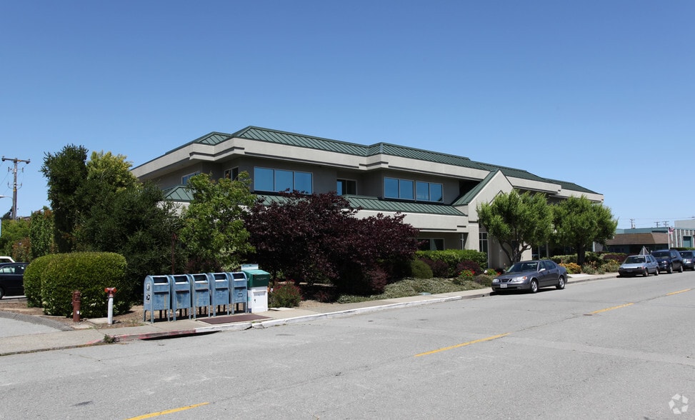 65 Mitchell Blvd, San Rafael, CA for lease - Building Photo - Image 3 of 11
