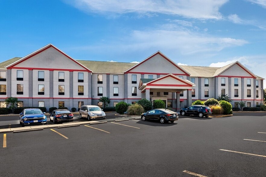 2450 Old National Pky, College Park, GA à vendre - Photo principale - Image 1 de 8