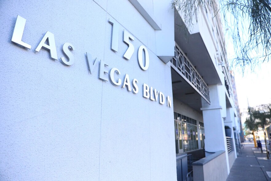 150 N Las Vegas Blvd, Las Vegas, NV à louer - Photo du bâtiment - Image 1 de 1