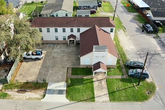 Plus de détails pour 10402 Pillot St, Jacinto City, TX - Spécialité à vendre