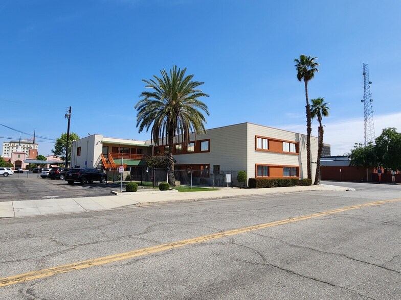 1601 H St, Bakersfield, CA à louer - Photo du bâtiment - Image 3 de 14