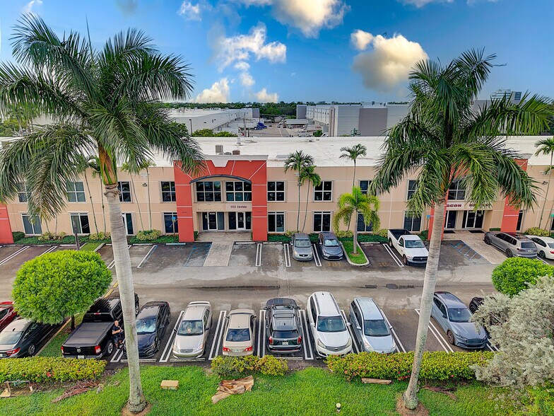 8200-8358 NW 30th Ter, Doral, FL à louer - Photo du bâtiment - Image 2 de 63