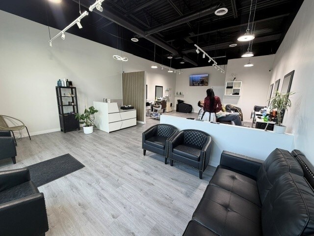 45 Carrington Blvd NW, Calgary, AB à louer - Photo intérieure - Image 3 de 6