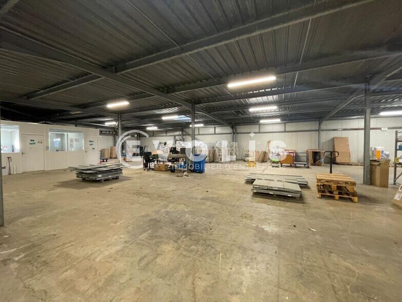 Office in Bordeaux for lease - Interior Photo - Image 2 of 8