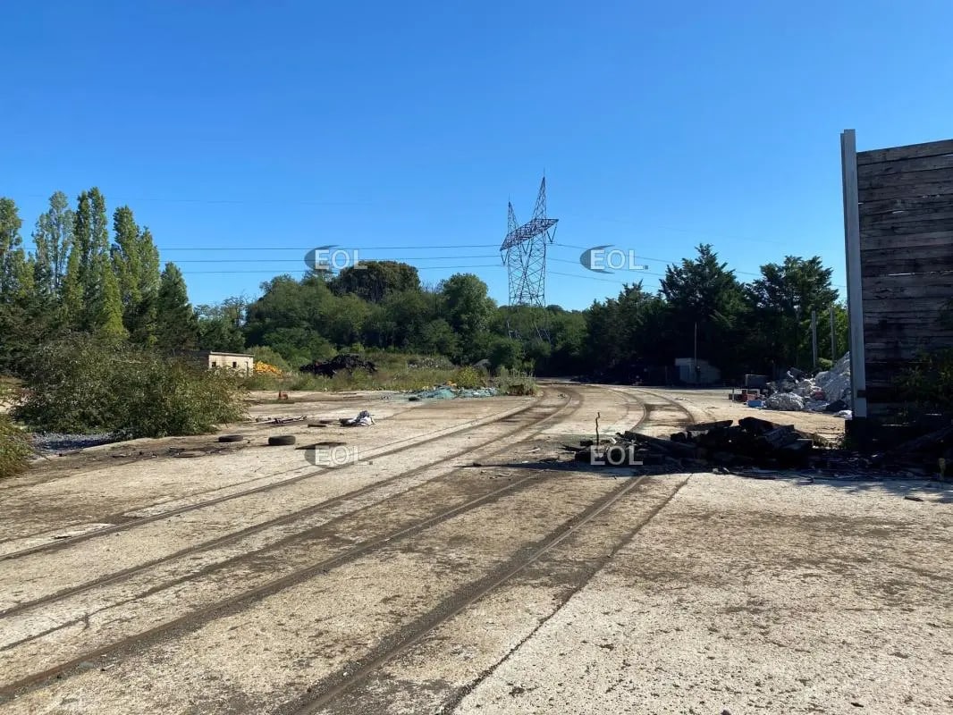 Flex in Trilport for sale Primary Photo- Image 1 of 8