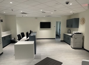 4211 Cedar Springs Rd, Dallas, TX for lease Interior Photo- Image 1 of 11