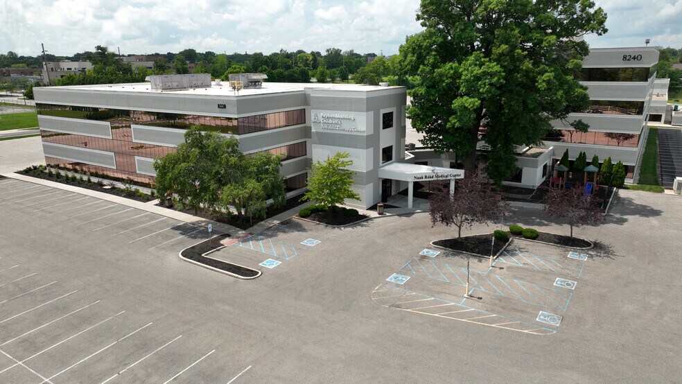 8220 Naab Rd, Indianapolis, IN à louer - Photo du bâtiment - Image 3 de 5