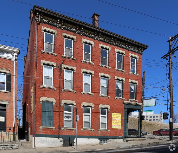 1 W McMillan St, Cincinnati, OH à vendre - Photo du bâtiment - Image 2 de 4