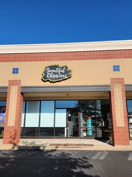 4249-4299 Keaton Crossing Blvd, O'Fallon, MO à louer - Photo du bâtiment - Image 2 de 7