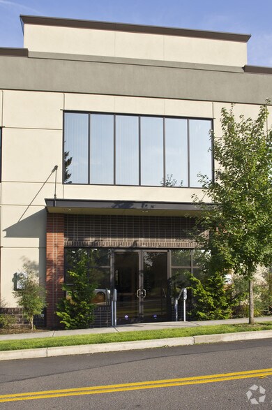 2895 Beavercreek Rd, Oregon City, OR à louer - Photo du bâtiment - Image 3 de 4