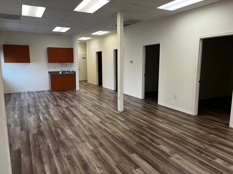 11815 NE Highway 99, Vancouver, WA à louer - Photo du bâtiment - Image 3 de 6