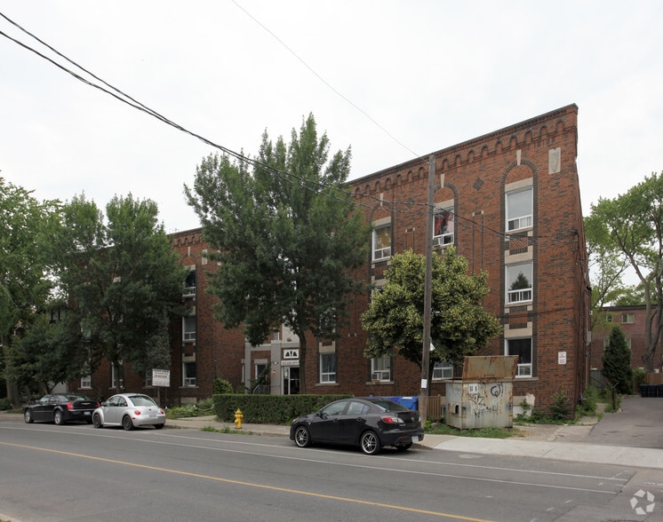 205 Vaughan Rd, Toronto, ON à vendre - Photo du bâtiment - Image 1 de 2