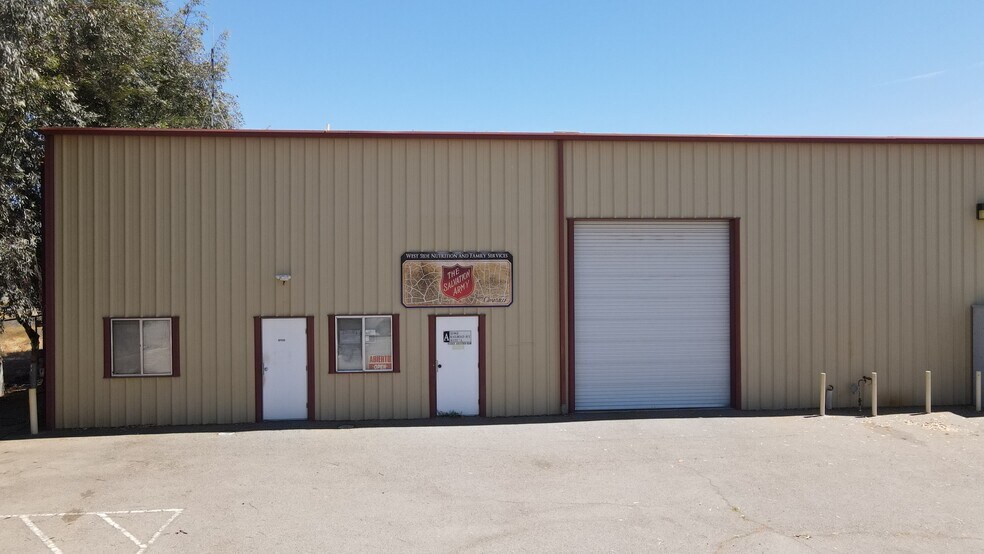 21962 Railroad St, San Joaquin, CA à vendre - Photo du bâtiment - Image 3 de 14