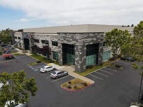 25821 Industrial Blvd, Hayward, CA à louer Aérien- Image 2 de 5