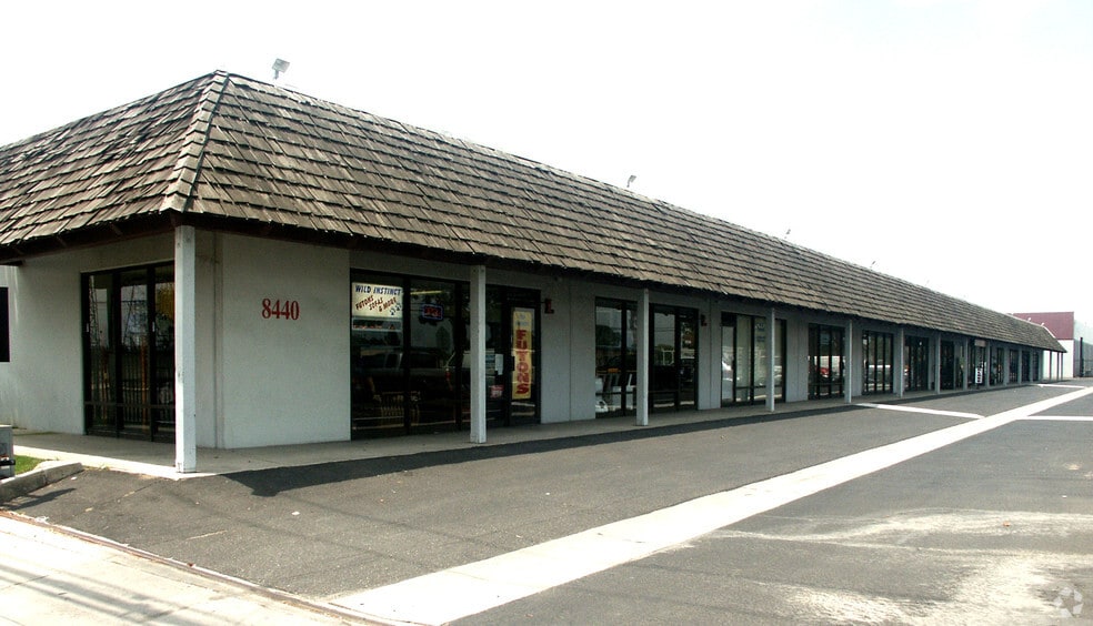 8440 Cerritos Ave, Stanton, CA for lease - Building Photo - Image 2 of 7