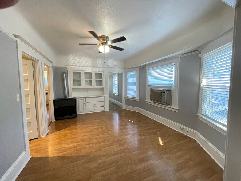 620 14th St, Sacramento, CA à vendre - Photo du bâtiment - Image 2 de 26