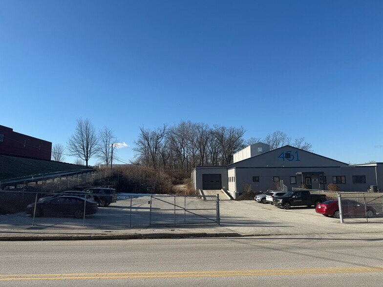 451 Yerkes Rd, King Of Prussia, PA à vendre - Photo du bâtiment - Image 2 de 7