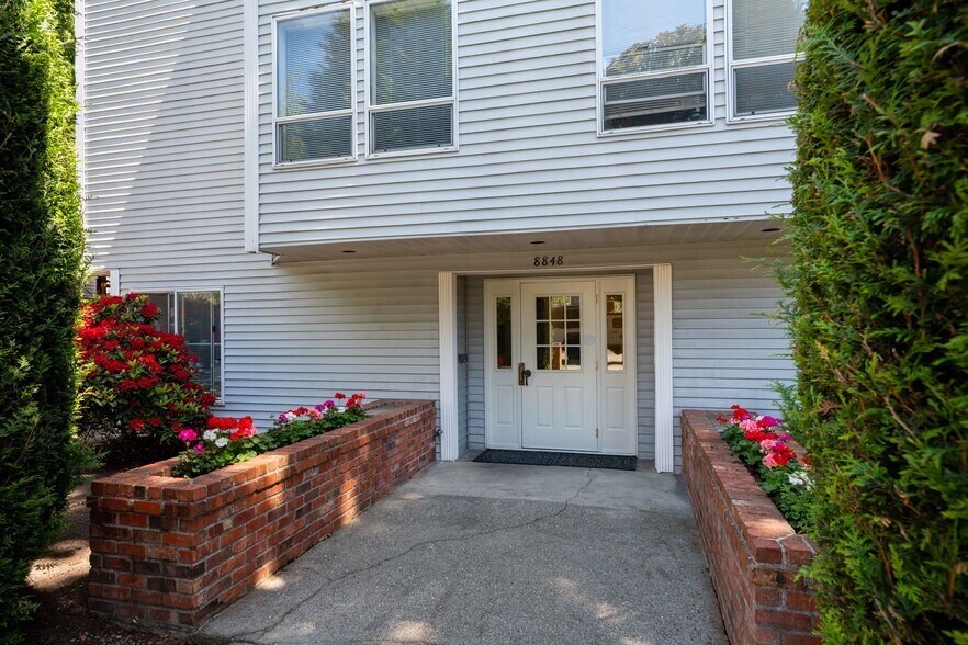 8848 N Stone Ave, Seattle, WA à vendre - Photo du bâtiment - Image 1 de 16