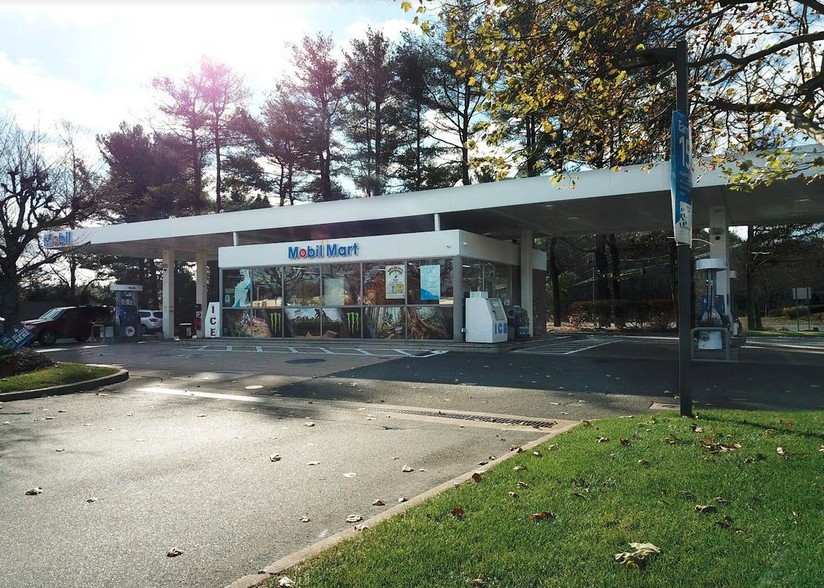 411 W Main St, Avon, CT for sale - Building Photo - Image 3 of 4