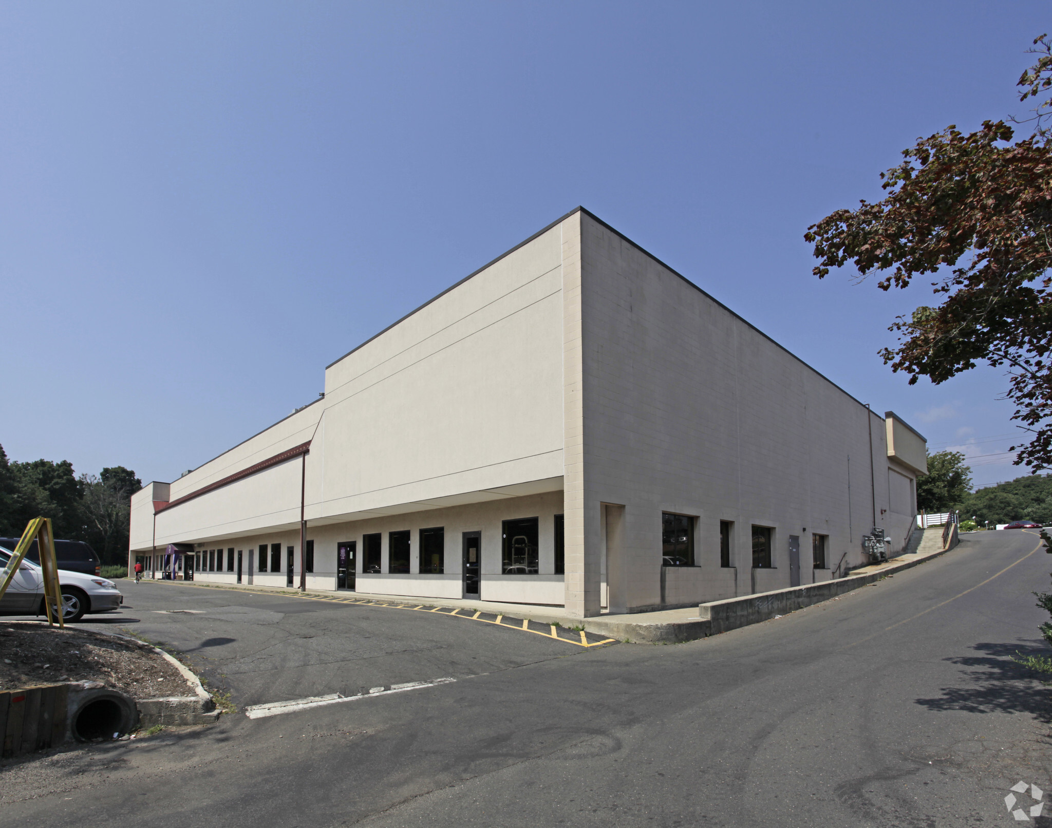 400 Boston Post Rd, Orange, CT for lease Building Photo- Image 1 of 17