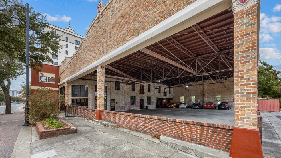 304 W University Ave, Gainesville, FL for sale - Building Photo - Image 2 of 11