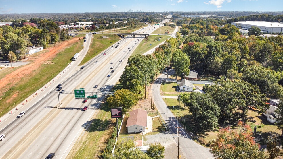 9008 N Lakebrook Rd, Charlotte, NC for sale - Aerial - Image 2 of 37