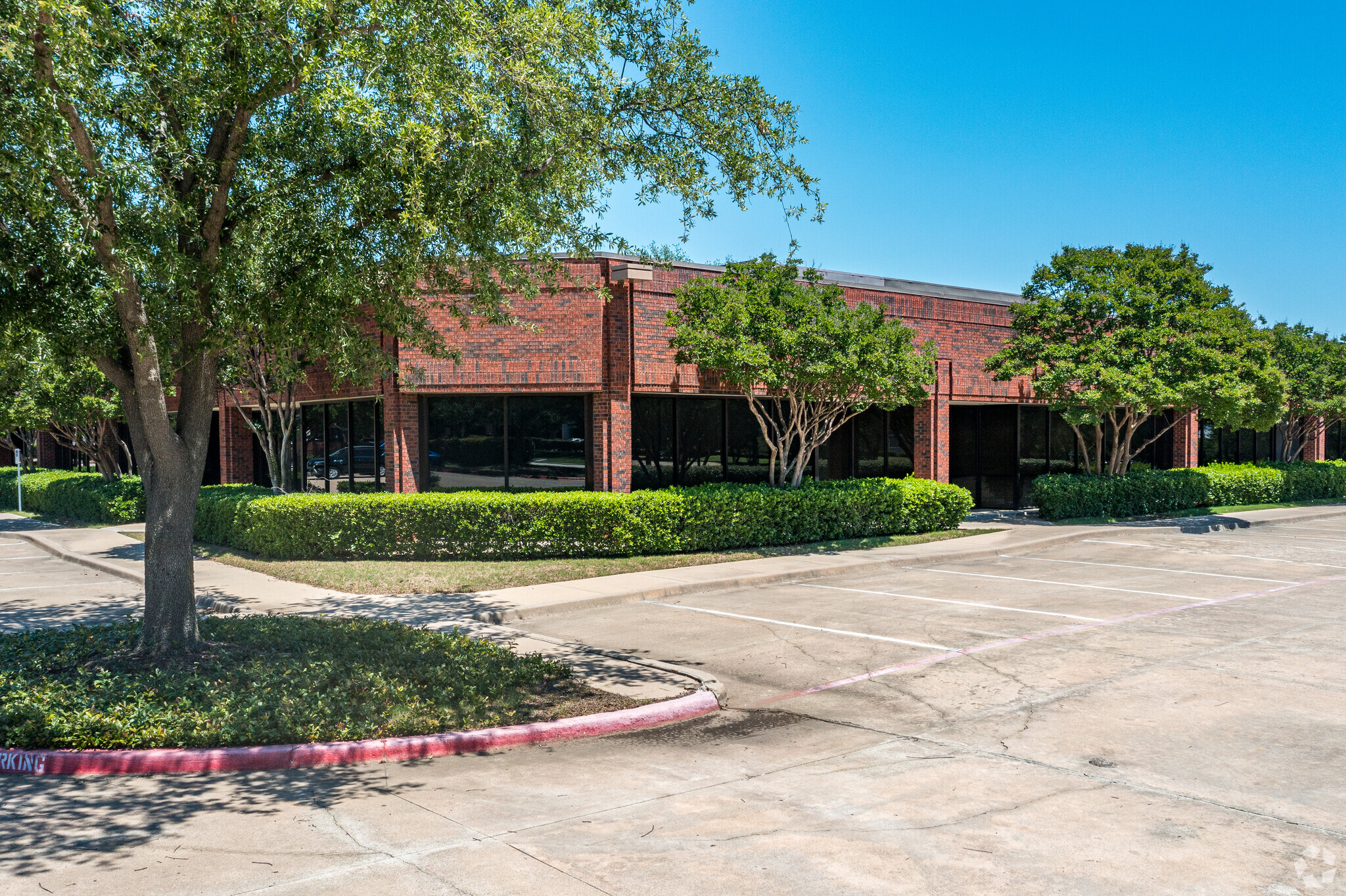 6303 Commerce Dr, Irving, TX for sale Primary Photo- Image 1 of 1