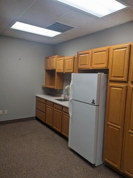 12 Main St S, Minot, ND for lease - Interior Photo - Image 3 of 19