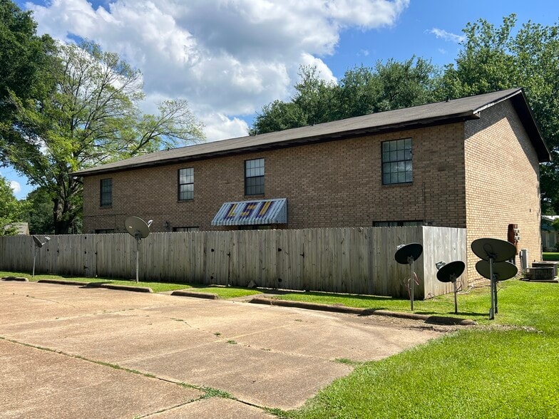 103 Creek Bend St, Natchez, MS for sale - Building Photo - Image 3 of 11