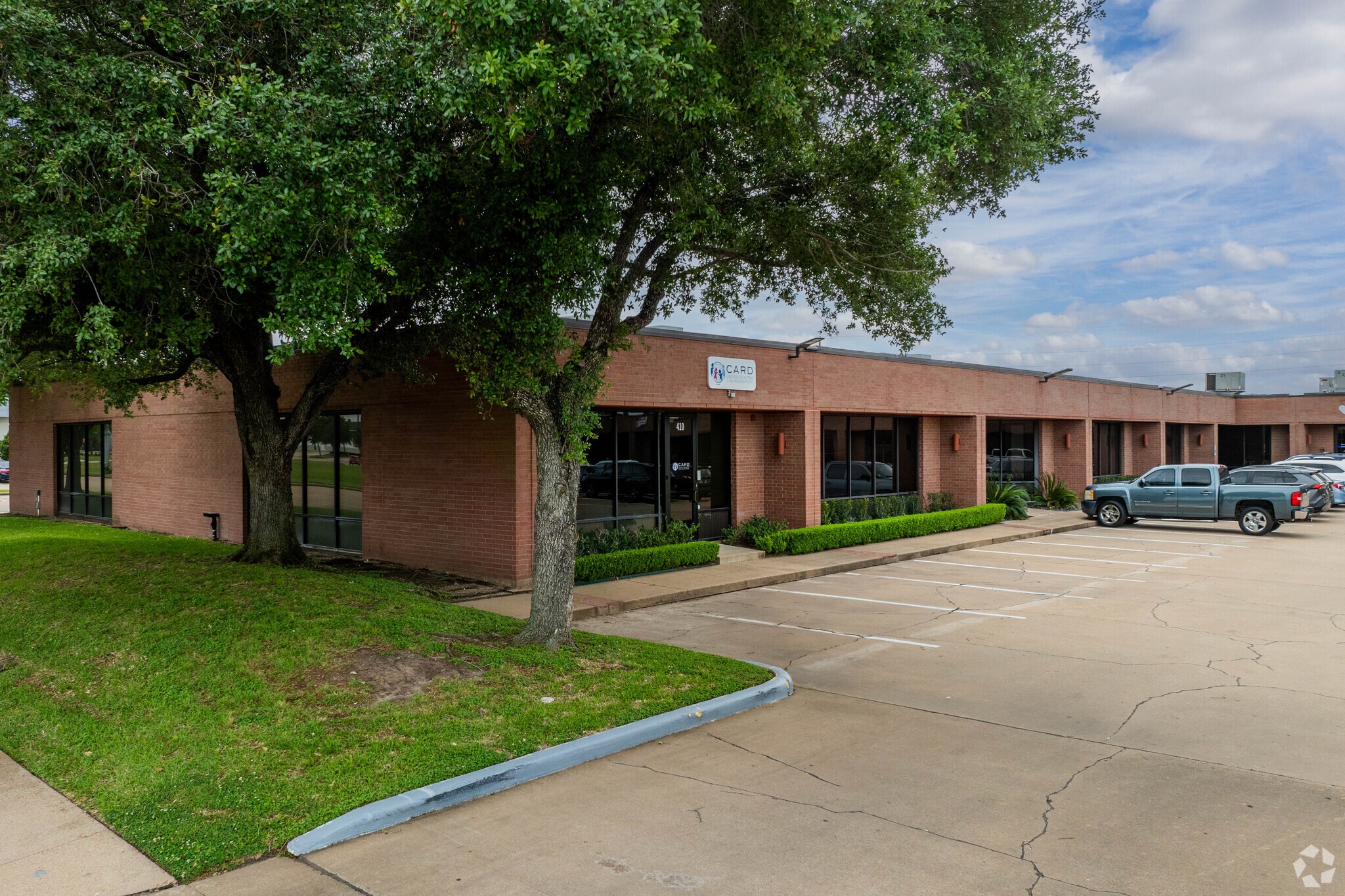10435 Greenbough Dr, Stafford, TX for lease Building Photo- Image 1 of 13