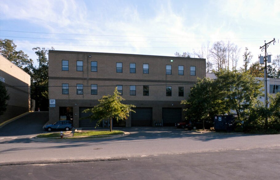 5509 Vine St, Alexandria, VA à louer - Photo du bâtiment - Image 2 de 11